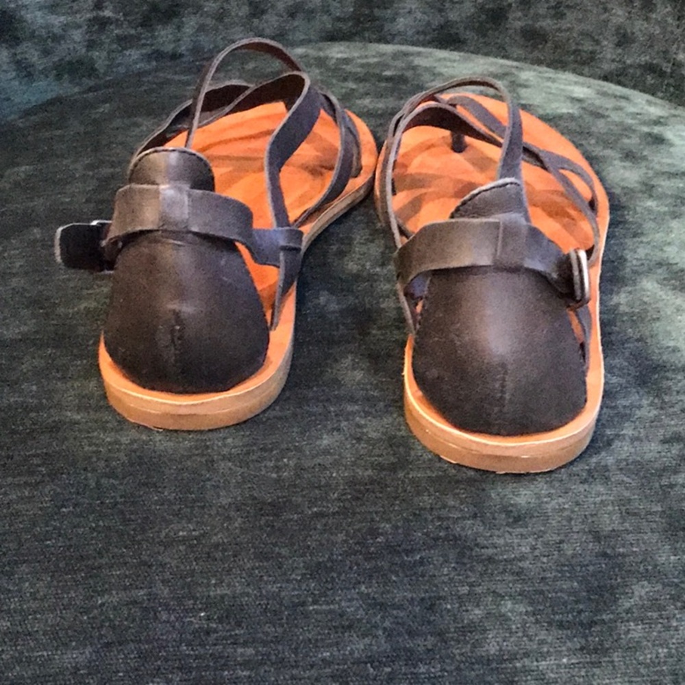 Lucky Brand Black Leather Strap Sandal - Picture 3 of 14